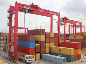container crane.jpg