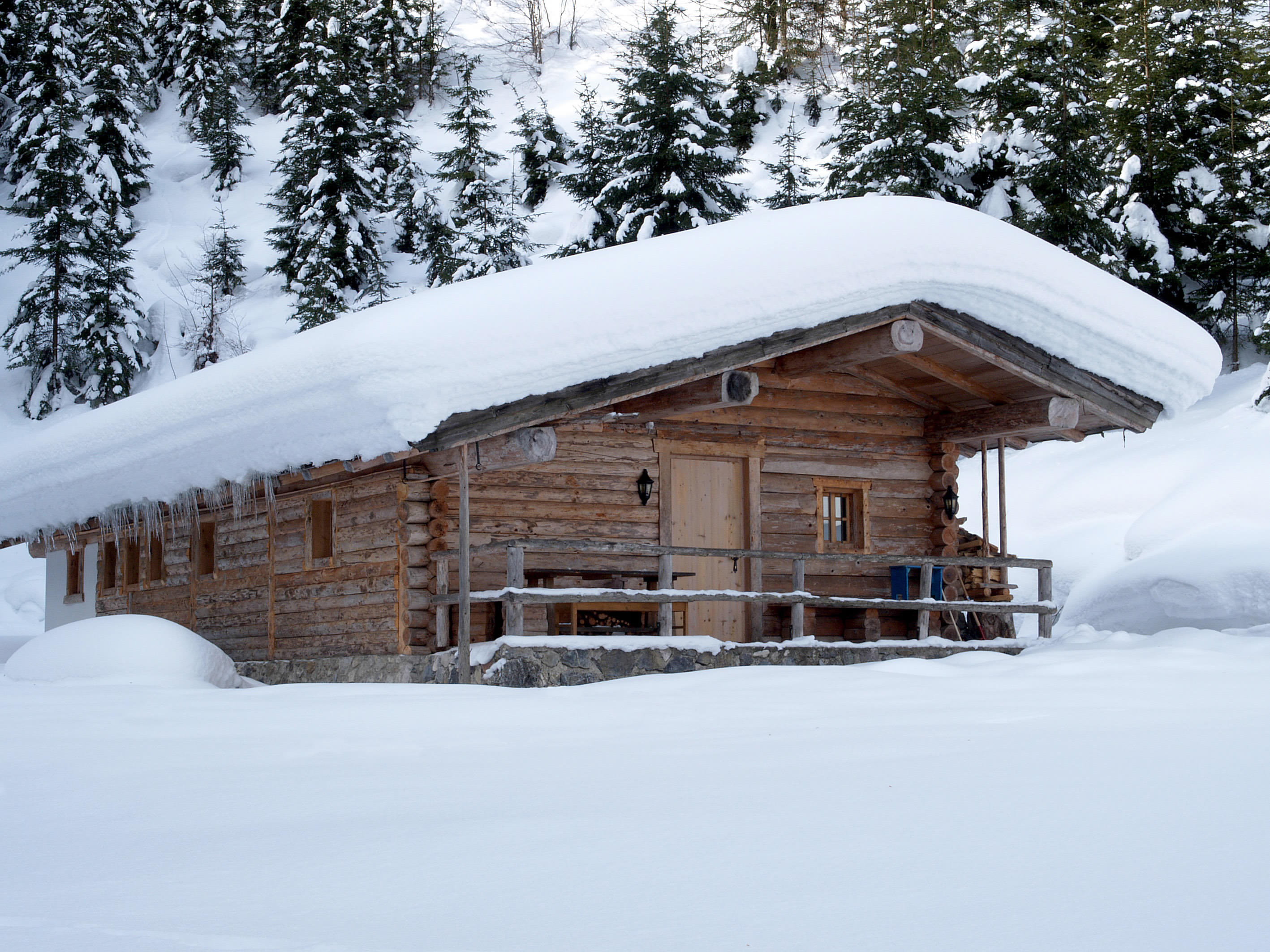 Die Holzknechthuette im Winter.jpg